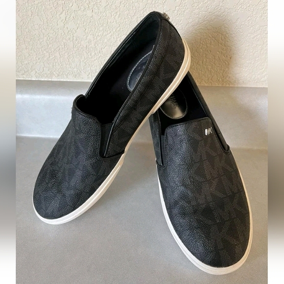 Michael Kors Keaton Slip-on Monogram Logo Sneakers Shoes Brown Logo Womens 7.5 M - Picture 1 of 7
